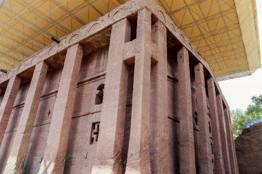 Lalibela, Etiyopya - 20 Ağustos 2020: Antik Afrika Kiliselerinin dışında 