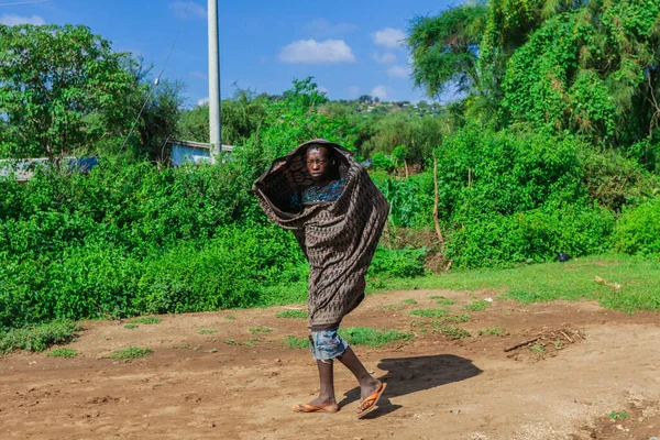Лалибела Эфиопия Августа 2020 Года Бедные Эфиопцы Улыбаются Сельской Дороге — стоковое фото
