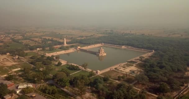 Aerial Footage View Hiran Minar Mughal Era Complex Sheikhupura Punjab — Wideo stockowe