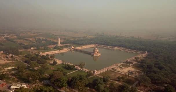Luchtfoto Uitzicht Het Hiran Minar Mughal Tijdperk Complex Sheikhupura Punjab — Stockvideo
