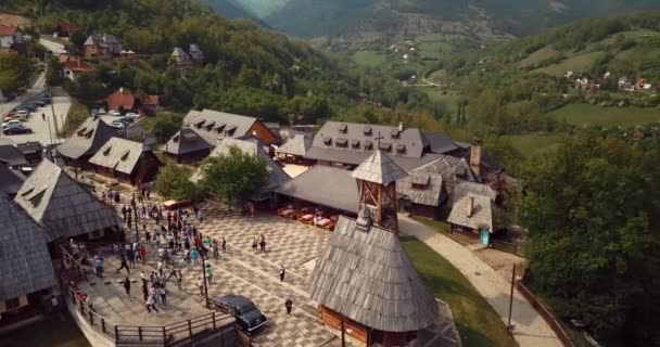 Aerial Footage Panoramic View Drvengrad Traditional Wooden Village Serbia — Vídeo de Stock