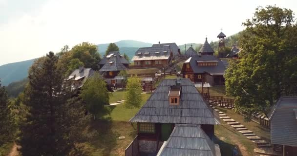 Aerial Footage Panoramic View Drvengrad Traditional Wooden Village Serbia — Wideo stockowe