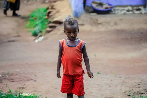 Jinka Etiopia Novembre 2020 Little African Boy Bright Clothes Looks — Foto Stock