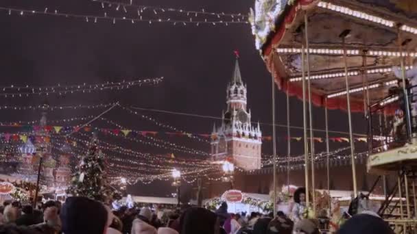 Carrousel Sur Fond Tour Horloge Kremlin — Video