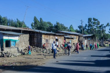 Gondar, Etiyopya - 01 Aralık 2020: Etiyopya 'nın kuzeyindeki Afrika kasabasının günlük yaşamı