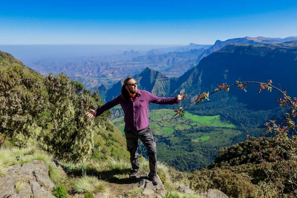 White Man Tourist Posing Green Valley Simien Mountains Gondar Northern — Fotografia de Stock