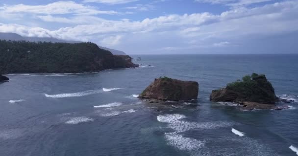 Aerial View Rocky Green Mountains Ocean Water Calibishie Coastline Dominica — Stock video