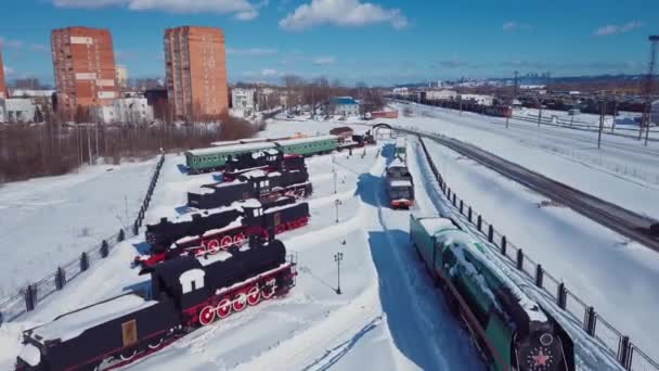 Imágenes Aéreas Vista Invierno Las Viejas Locomotoras Vapor Con Fondo — Vídeos de Stock