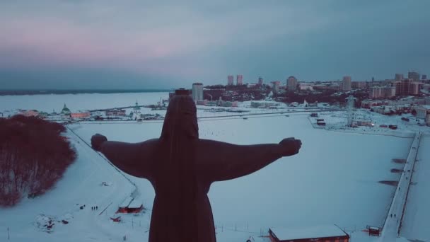 Aerial Footage Winter View Mother Patroness Monument Evening Background Snowy — Wideo stockowe