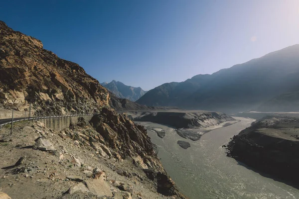 Pěkný Výhled Špinavou Vodu Horské Řeky Oblasti Gilgit Baltistan Pákistán — Stock fotografie