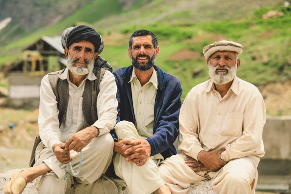 Gilgit Pakistan June 2018 Group Pakistani Men Traditional Pakol Smiling — стокове фото