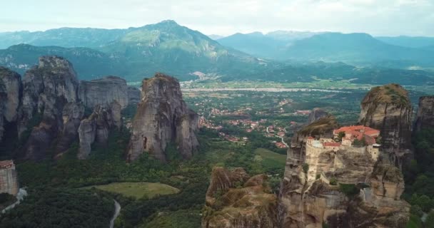 Vista Aérea Das Montanhas Dos Mosteiros Meteora Greece — Vídeo de Stock