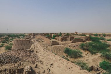 Pakistan Cholistan Çölü 'ndeki Derawar Kalesinin Kum Seddi Panoramik Görünümü