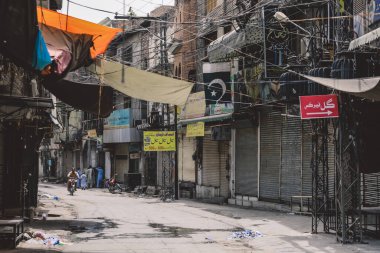 Peşaver, Pakistan - 21 Temmuz 2021: Peşaver Şehir Merkezi Kalabalık Caddelerdeki Yerel Halk