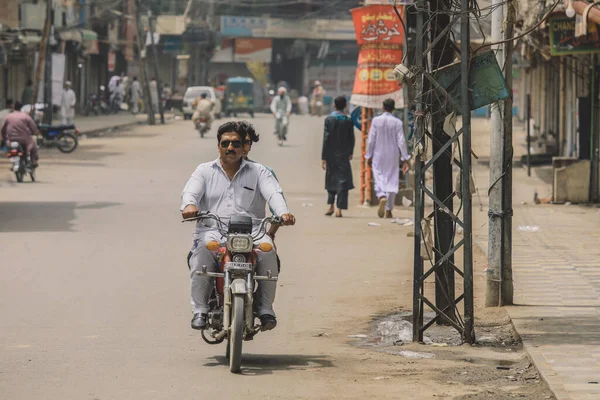 Пешавар Пакистан Липня 2021 Року Місцеві Жителі Вулиці Пешавар Пешавар — стокове фото