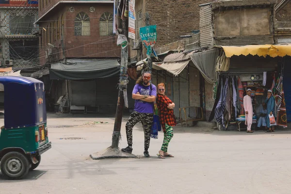 Пешавар Пакистан Липня 2021 Білі Туристи Чоловік Жінка Полюють Пешаварському — стокове фото