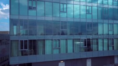4K Video, Moskova şehir merkezindeki ofis binaları.