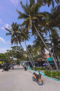 Maafushi, Maldivler - 25 Haziran 2021: Maafushi Sokaklarındaki Yerel Maldivlerin Günlük Yaşamı