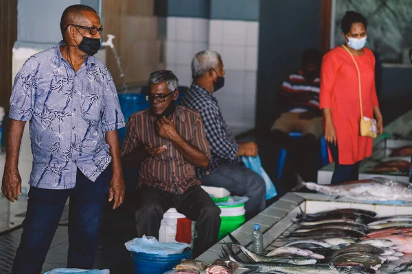 Male Malediven Juni 2021 Maledivischer Fischer Auf Dem Zentralen Markt — Stockfoto
