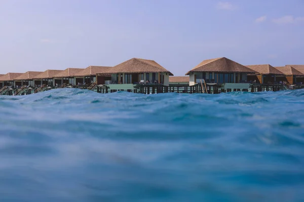Vistas Mar Villas Las Islas Maldivas Con Techos Naturales Claras — Foto de Stock