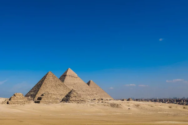 Huvudvy Till Alla Sju Antika Egyptiska Pyramider Från Giza Stad — Stockfoto