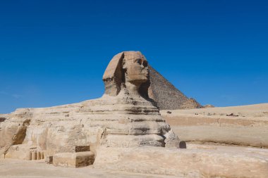 Giza 'nın Büyük Sfenksi' nin ana görüntüsü Mısır 'ın Giza kentindeki Büyük Piramidin bulunduğu dev bir kireçtaşı heykelidir.