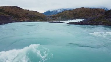 Şili 'deki Torres Del Paine Parkı' ndaki Salto Grande Şelalesinin Hava Görüntüsü