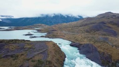 Şili 'deki Torres Del Paine Parkı' ndaki Salto Grande Şelalesinin Hava Görüntüsü