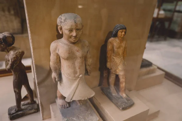 Cairo Egito Novembro 2021 Pequenas Figuras Estátuas Egípcias Pedra Museu — Fotografia de Stock