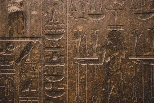 Kair Egipt Listopada 2021 Ciekawe Starożytne Obrazy Ryciny Symbolami Hieroglifów — Zdjęcie stockowe