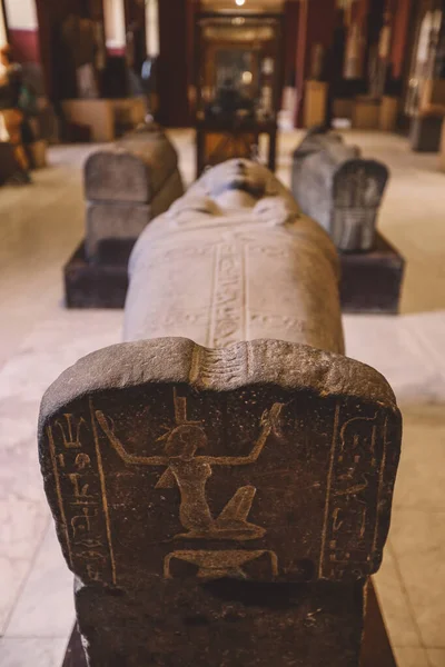 Caire Égypte Novembre 2021 Majestueux Sarcophage Antique Avec Symboles Hiéroglyphes — Photo