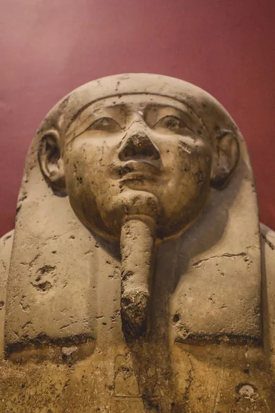 Cairo Egito Novembro 2021 Majestoso Sarcófago Antigo Com Símbolos Hieróglifos — Fotografia de Stock