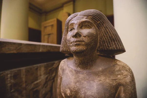 Kair Egipt Listopada 2021 Widok Bliska Starożytne Kamienne Posągi Muzeum — Zdjęcie stockowe