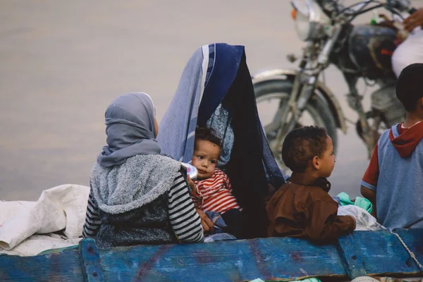 Siwa Egito Novembro 2021 Famílias Locais Egípcias Homens Mulheres Crianças — Fotografia de Stock