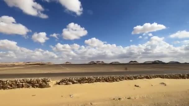Reis Door Witte Woestijn Bahariya Egypte — Stockvideo