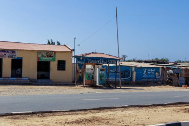 Somaliland - 10 Kasım 2019: Berbera şehir merkezindeki Eski Benzin İstasyonu