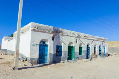 Berbera, Somaliland - 10 Kasım 2019: Berbera Şehri 'nin Eski ve Harap Somali Evleri ve Binasına İlginç Bakış