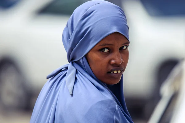 Hargeisa Somaliland November 2019 Muslim Woman Hijab Walking Capital Streets — 图库照片