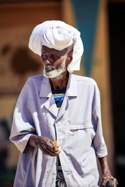 Hargeisa Somaliland Listopada 2019 Miejscowy Mężczyzna Tradycyjnym Ubraniu Ulicach Stolicy — Zdjęcie stockowe