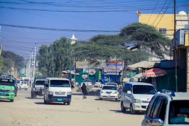Hargeisa, Somaliland - 10 Kasım 2019: Arabalar ve Yerel Halkla Hargeisa 'nın Günlük Hayatı