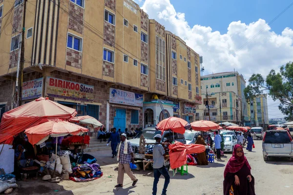 Hargeisa Szomáliföld 2019 November Hargeisa Utcák Mindennapi Élete Autókkal Helyiekkel — Stock Fotó