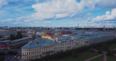 Yazın St. Petersburg 'un merkezindeki hava manzarası