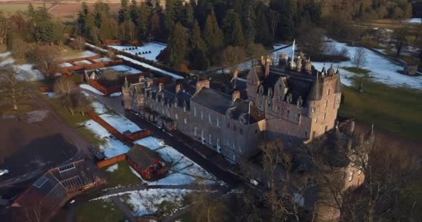 苏格兰格拉米斯城堡的空中景观 — 图库视频影像