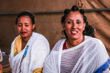 Asmara, Eritre - 01 Kasım 2019: Yerel Düğün Kutlamasında Güzel Afrikalı Kadınlar