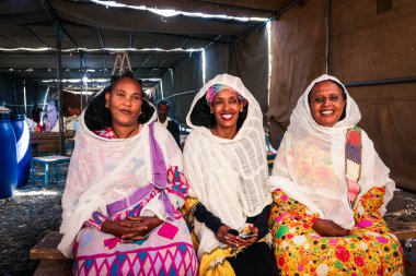 Asmara, Eritre - 01 Kasım 2019: Yerel Düğün Kutlamasında Güzel Afrikalı Kadınlar