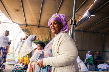 Asmara, Eritre - 01 Kasım 2019: Yerel Düğün Kutlamasında Güzel Afrikalı Kadınlar