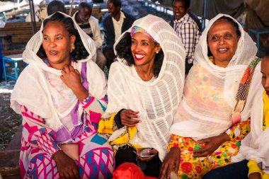 Asmara, Eritre - 01 Kasım 2019: Yerel Düğün Kutlamasında Güzel Afrikalı Kadınlar