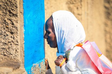 Asmara, Eritre - 02 Kasım 2019: Asmara Caddelerindeki Yerel Halk