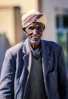 Asmara, Eritre - 02 Kasım 2019: Asmara Caddelerindeki Yerel Halk