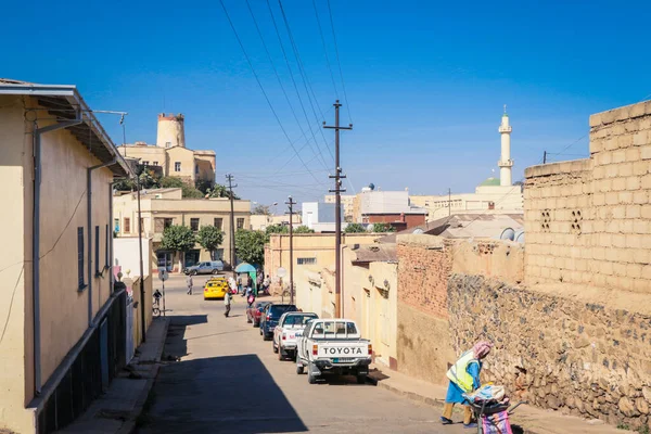 Asmara Eritrea 2019 November Helyiek Mindennapi Élete Asmara Központi Utcájában — Stock Fotó